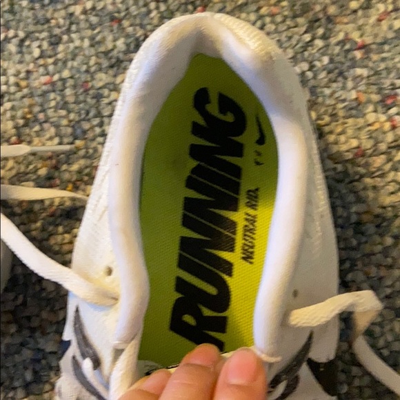 Nike Shoe - Picture 2 of 4